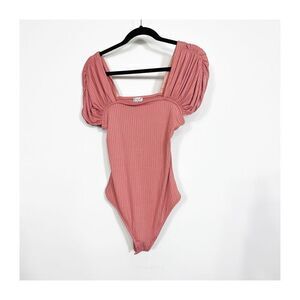 INTIMATELY Free People Top Women’s small Ribbed Bodysuit Blouse Pink NEW